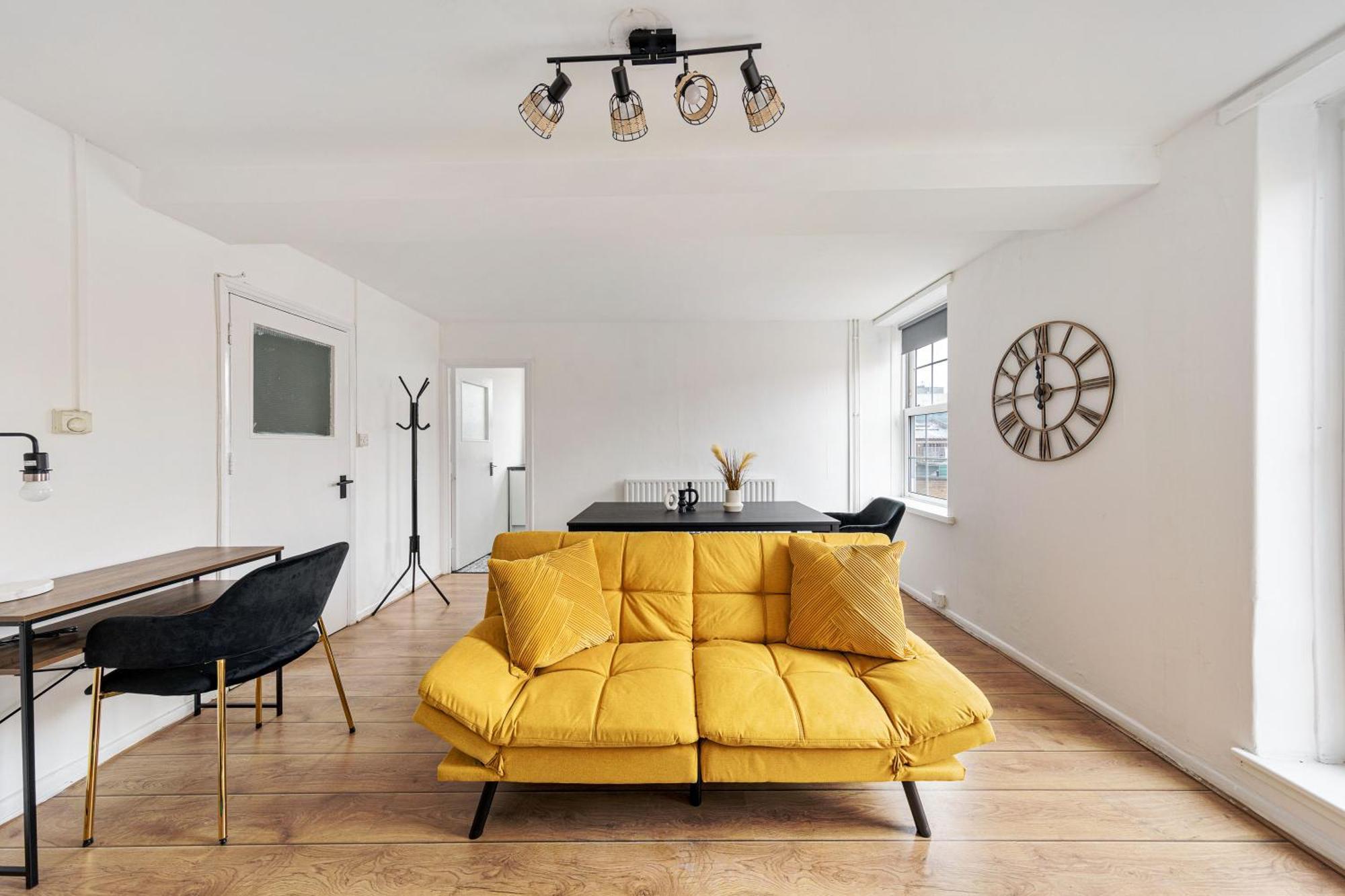 Sleek Shoreditch Hideout - 2 Bed Gem With Balcony In Central Londra Exterior foto